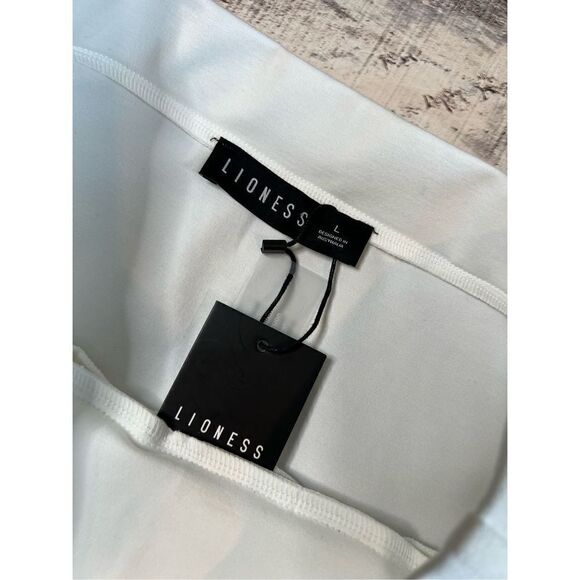 Lioness Rescue Me White Pleated Knit Mini Retro Skirt LARGE Cruise Cottagecore - Picture 2 of 10